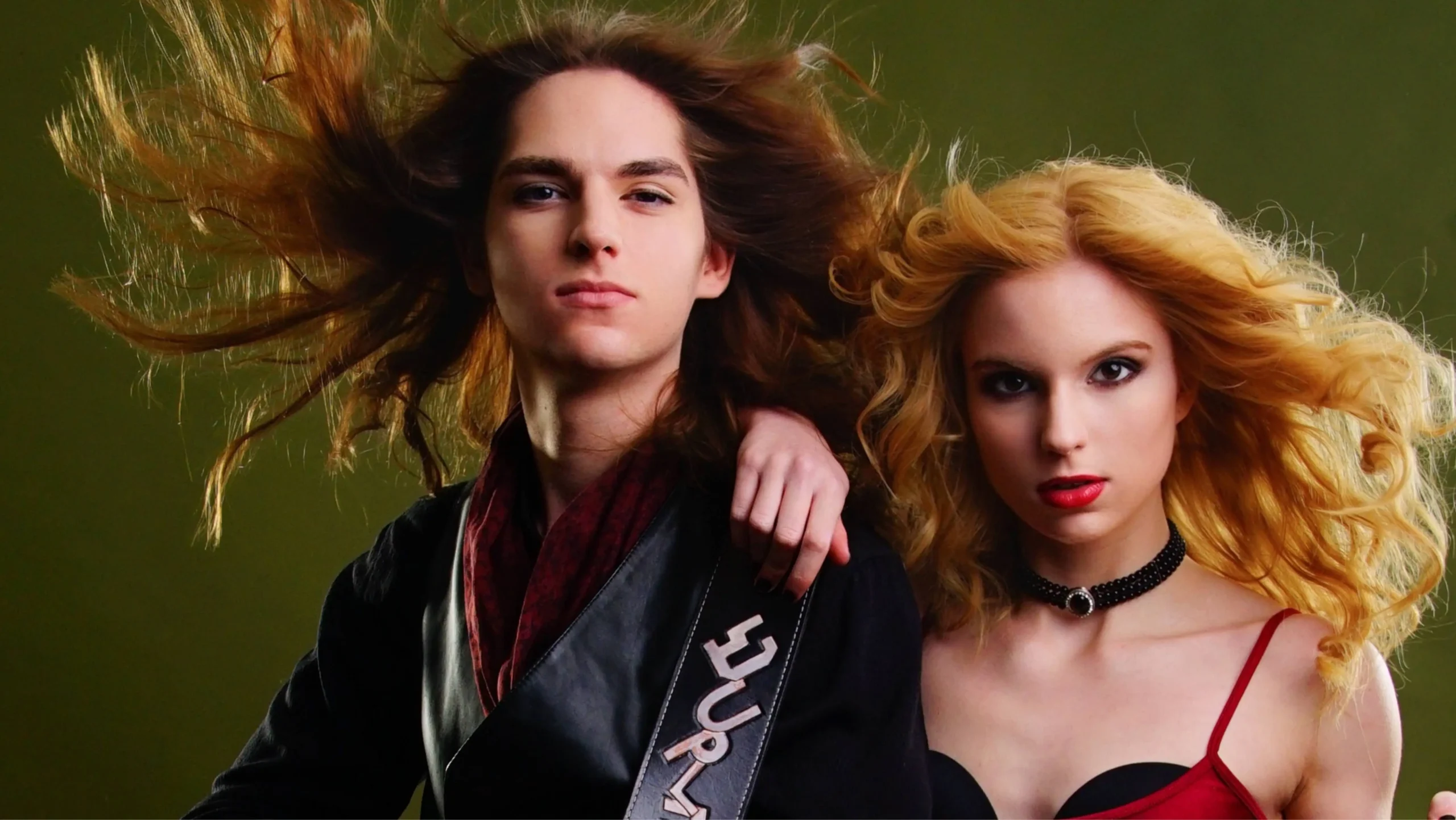 Portada-sencillo-MercydeDuplexity Portada del sencillo Mercy de Duplexity, banda de pop-rock, con estética gótica y luz roja neón